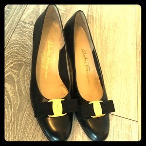 Black Salvatore Ferragamo flats 7.5